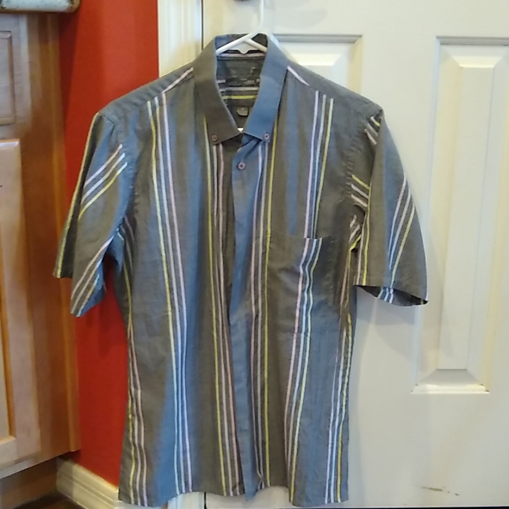 Short sleeve shirt